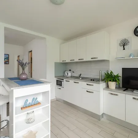 Apartment Markov *